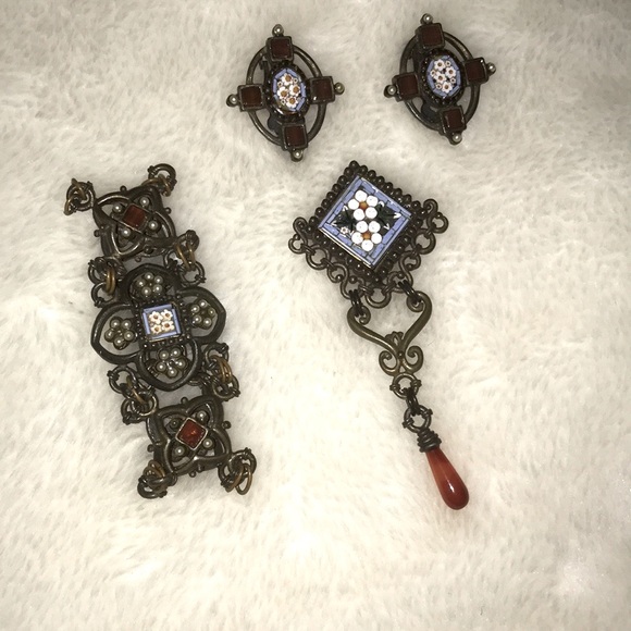 roxanne asoulin Jewelry - SALE🌹Vtg signed Roxanne Assoulin & Amber lucite